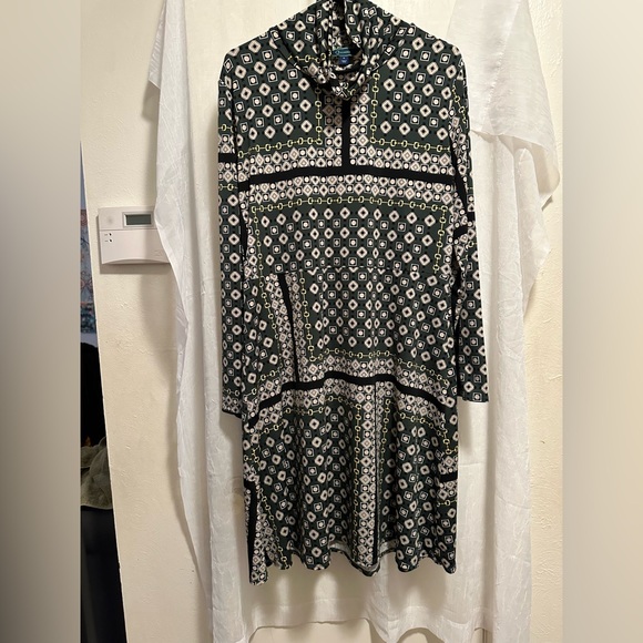 C. Wonder Dress. Size XL. - Picture 2 of 8